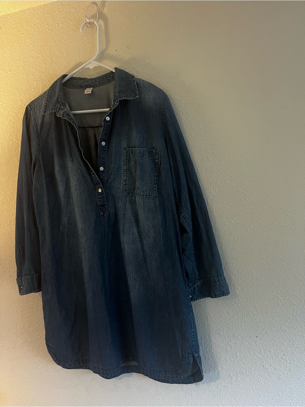 Old Navy Dark Blue Denim Midi Shirt Dress L Business Casual
PTP 22”
Length 33”